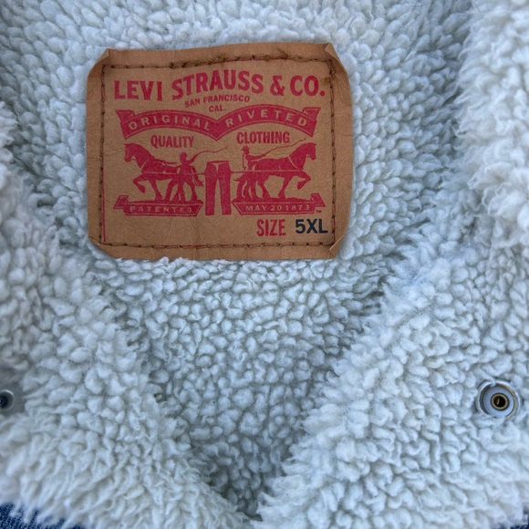 Levi's Classic Blue Denim Jacket with Sherpa Lining - Picture 3 of 7